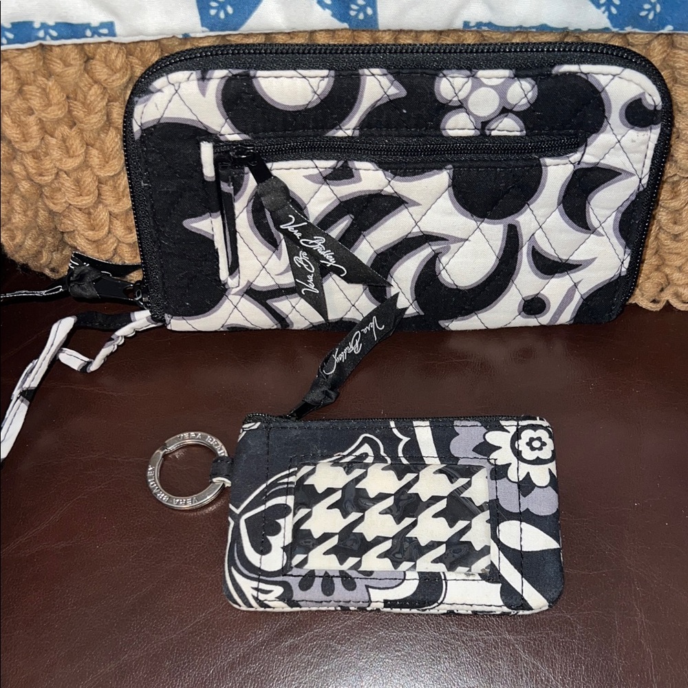 Vera Bradley Black & White Quilted Floral and Paisley 4 Piece Tote Set - Picture 2 of 7